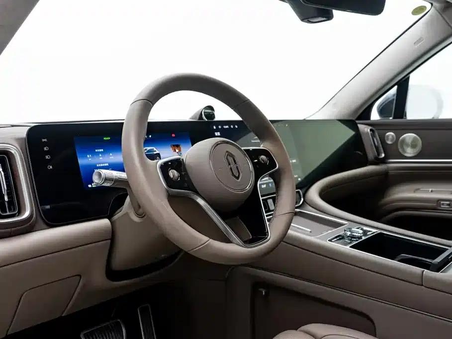Wenjie M9 2025 Ultra Extended Range Edition 52kWh 6-Seat Version (192-line LiDAR) — миниатюра 19