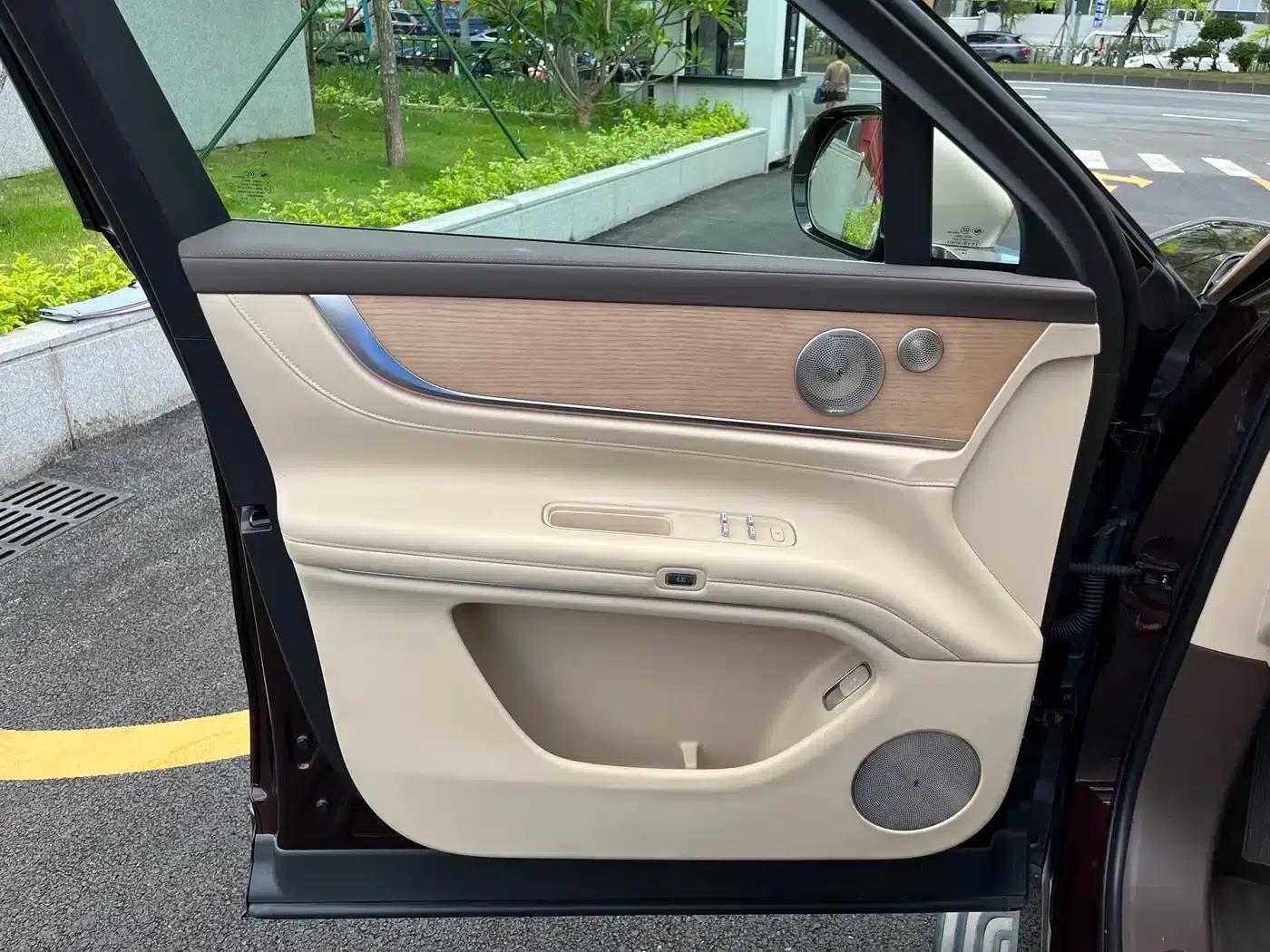 Wenjie M9 2025 Ultra Extended Range Edition 52kWh 6-Seat Version (192-line LiDAR) — миниатюра 8