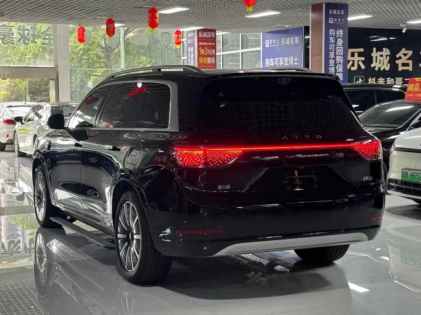 Wenjie M9 2025 Extended Range Ultra Edition 52kWh 6-Seat Version (896-line LiDAR) — миниатюра 4
