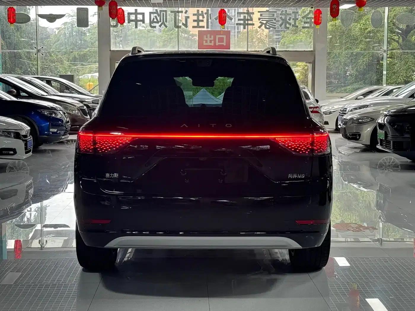 Wenjie M9 2025 Extended Range Ultra Edition 52kWh 6-Seat Version (896-line LiDAR) — миниатюра 5