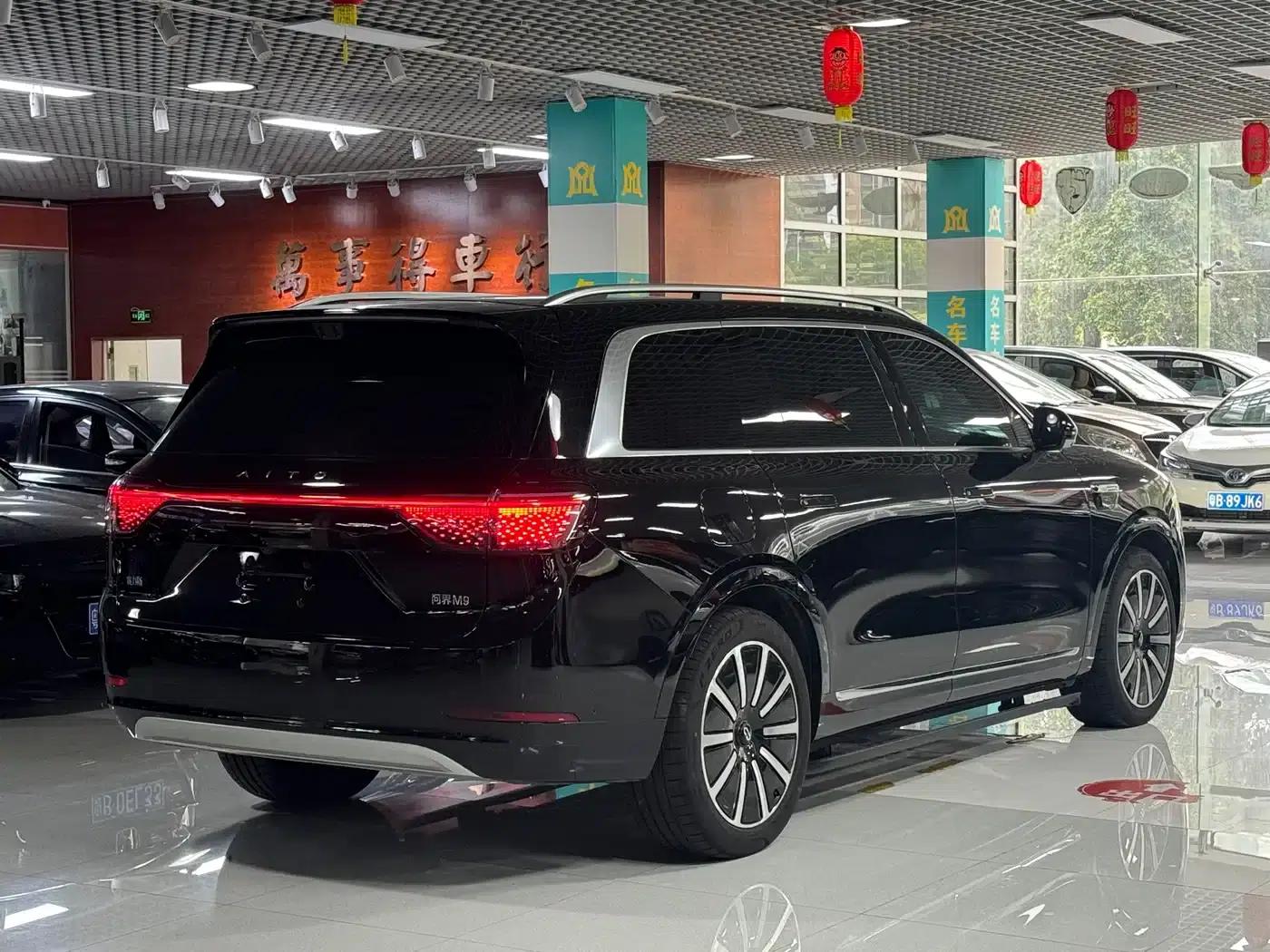 Wenjie M9 2025 Extended Range Ultra Edition 52kWh 6-Seat Version (896-line LiDAR) — миниатюра 6