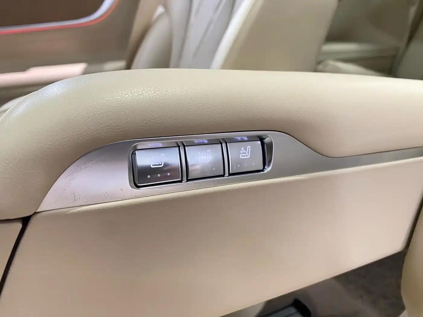 Wenjie M9 2024 Range Extended Ultra Edition 42kWh 6-Seater — миниатюра 23