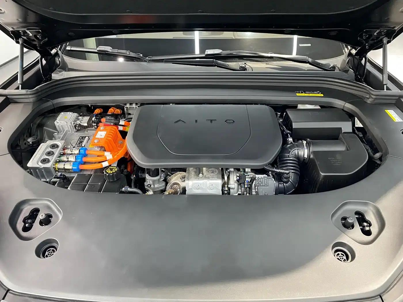 Wenjie M9 2024 Range Extended Ultra Edition 42kWh 6-Seater — миниатюра 29