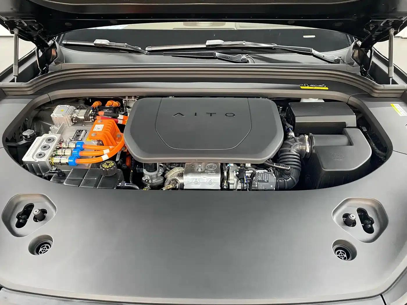 Wenjie M9 2024 Range Extended Ultra Edition 42kWh 6-Seater — миниатюра 27