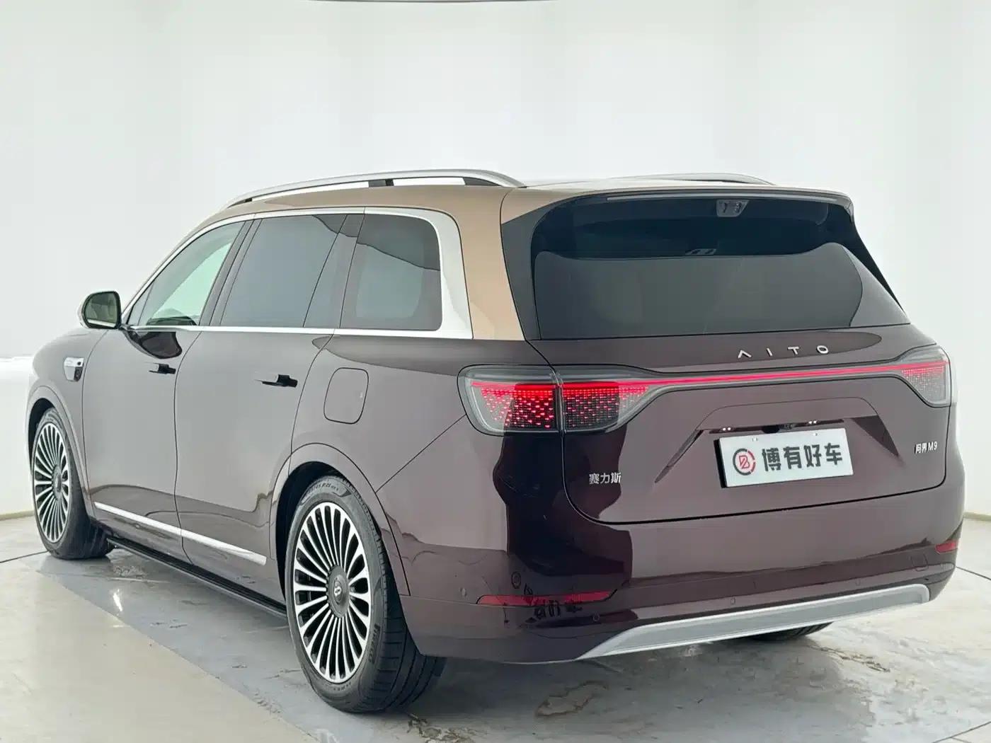 Wenjie M9 2025 Ultra Extended Range Edition (52kWh, 6-seater, 192-line LiDAR) — миниатюра 17
