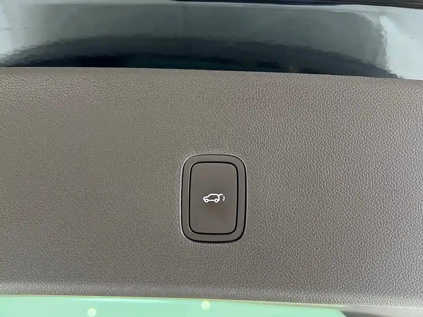Wenjie M9 2024 Range Extended Ultra Edition 52kWh 6-Seater — миниатюра 12