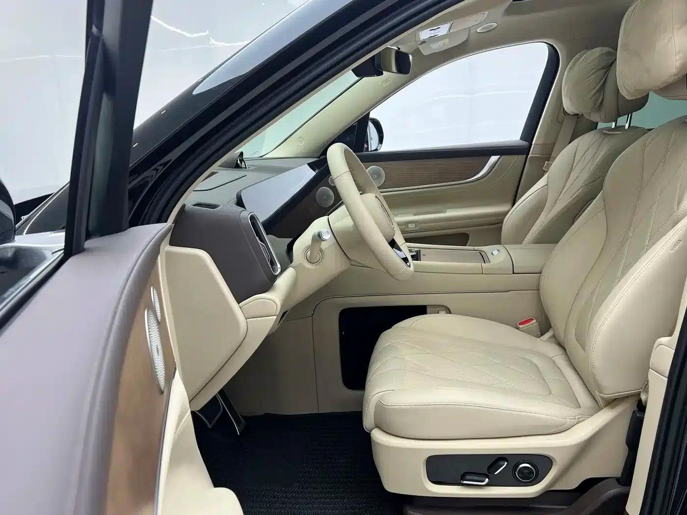 Wenjie M9 2024 Range Extended Ultra Edition 52kWh 6-Seater — миниатюра 27