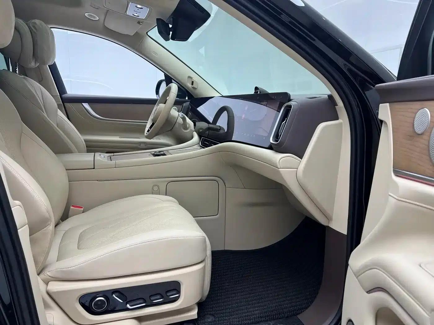 Wenjie M9 2024 Range Extended Ultra Edition 52kWh 6-Seater — миниатюра 37