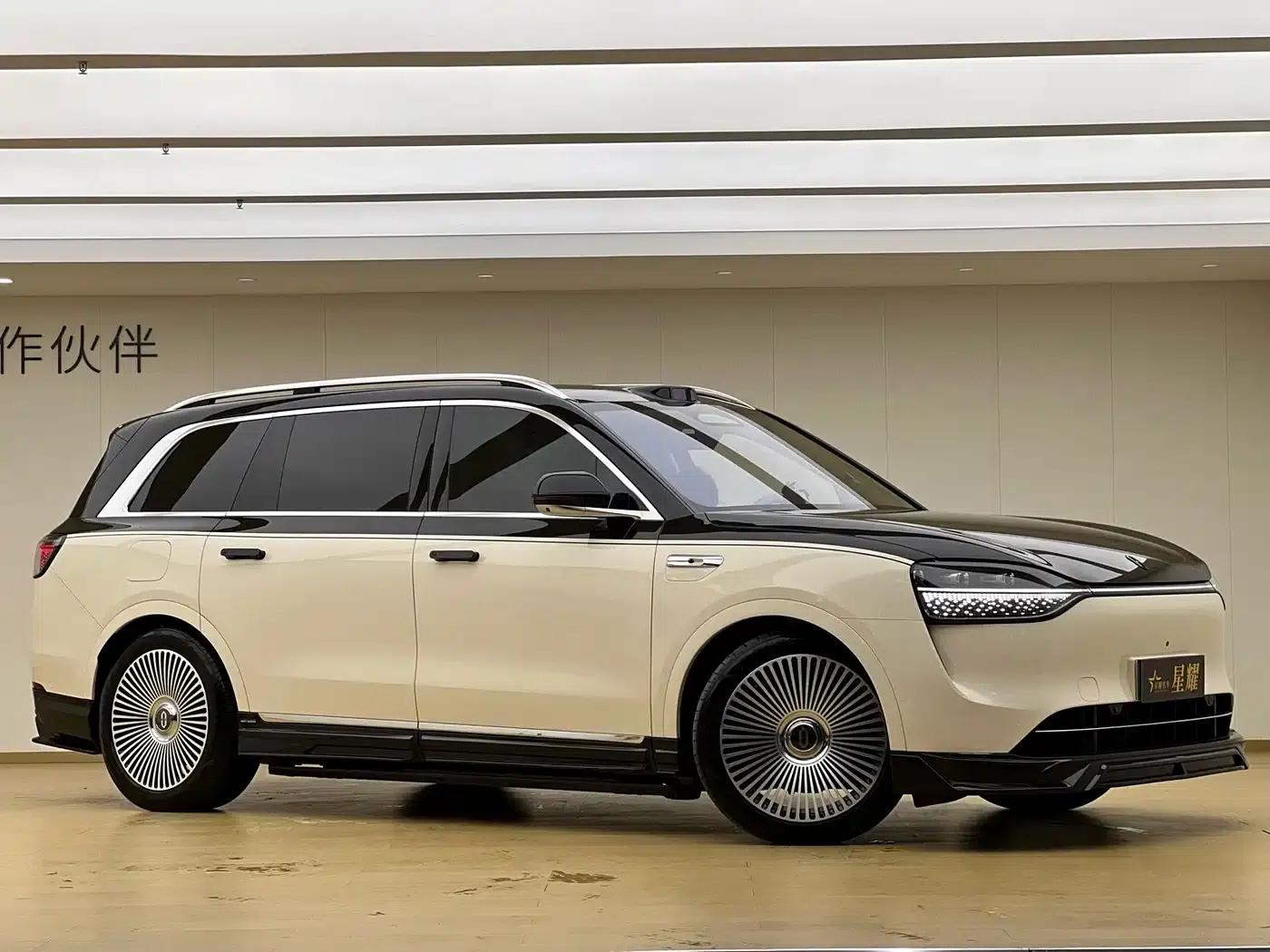 Wenjie M9 2024 Range Extended Ultra Edition 52kWh 6-Seater — миниатюра 1