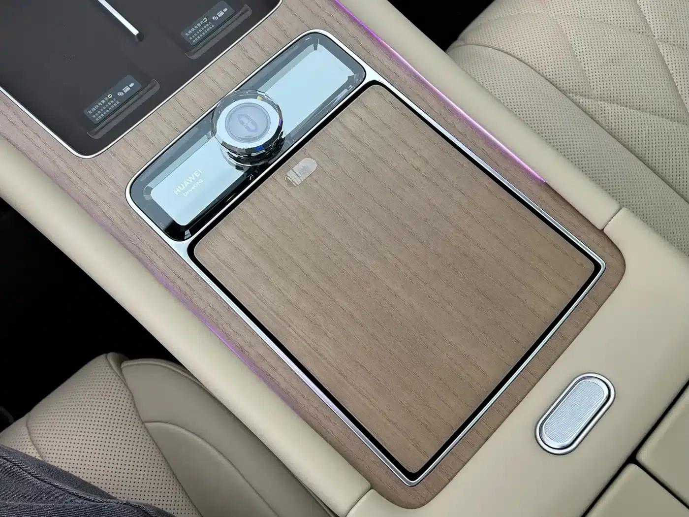 Wenjie M9 2024 Range Extended Ultra Edition 52kWh 6-Seater — миниатюра 15