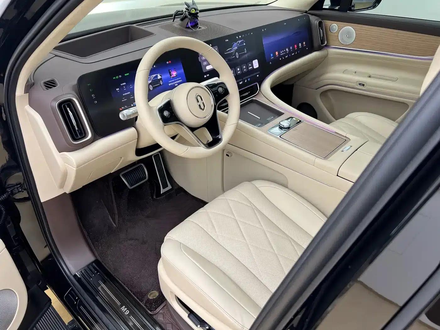 Wenjie M9 2024 Range Extended Ultra Edition 52kWh 6-Seater — миниатюра 22