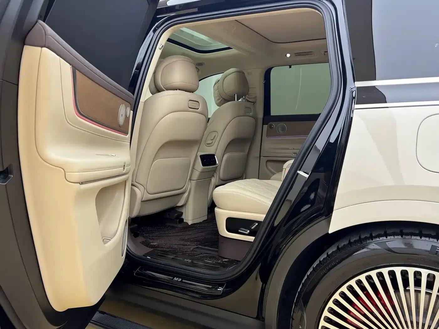 Wenjie M9 2024 Range Extended Ultra Edition 52kWh 6-Seater — миниатюра 13