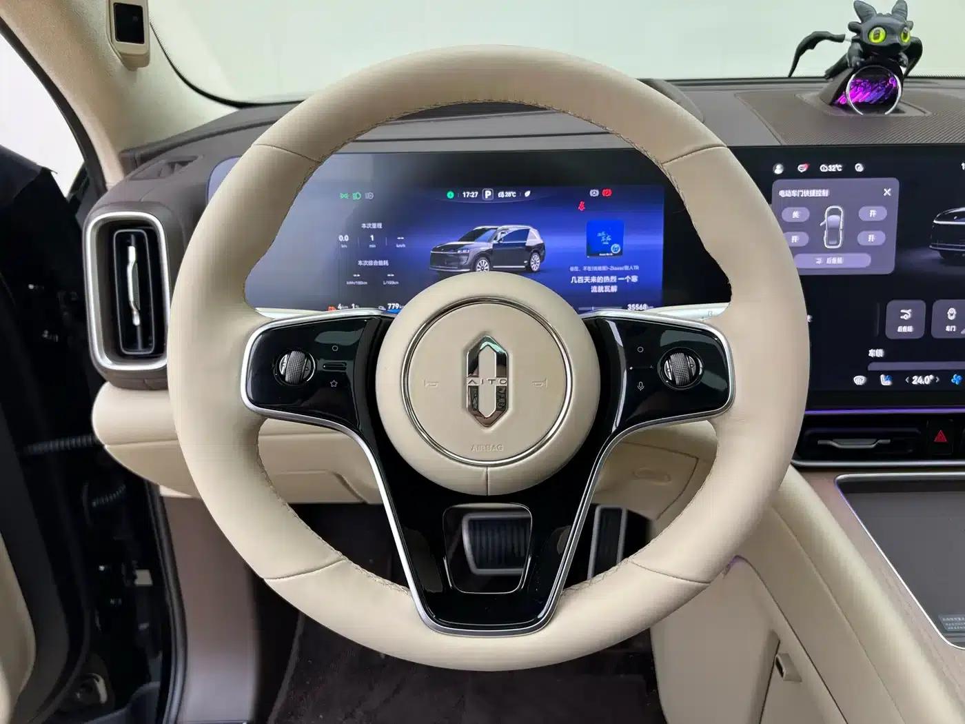Wenjie M9 2024 Range Extended Ultra Edition 52kWh 6-Seater — миниатюра 18