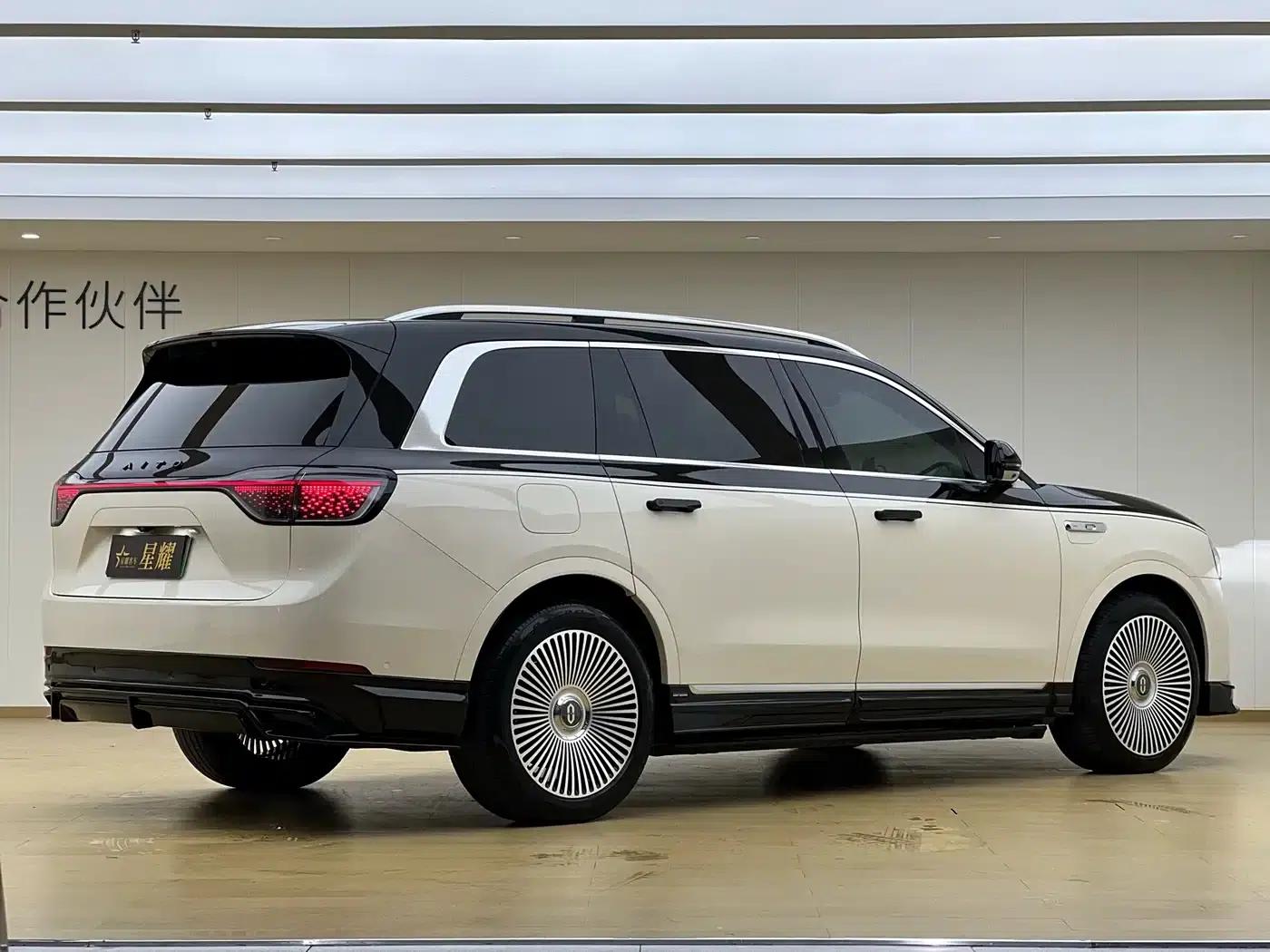 Wenjie M9 2024 Range Extended Ultra Edition 52kWh 6-Seater — миниатюра 4