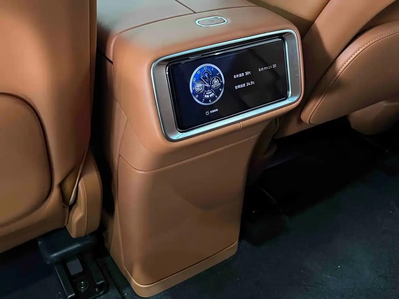 Wenjie M9 2025 Extended Range Max Edition 52kWh 5-Seat Version (192-line LiDAR) — миниатюра 25