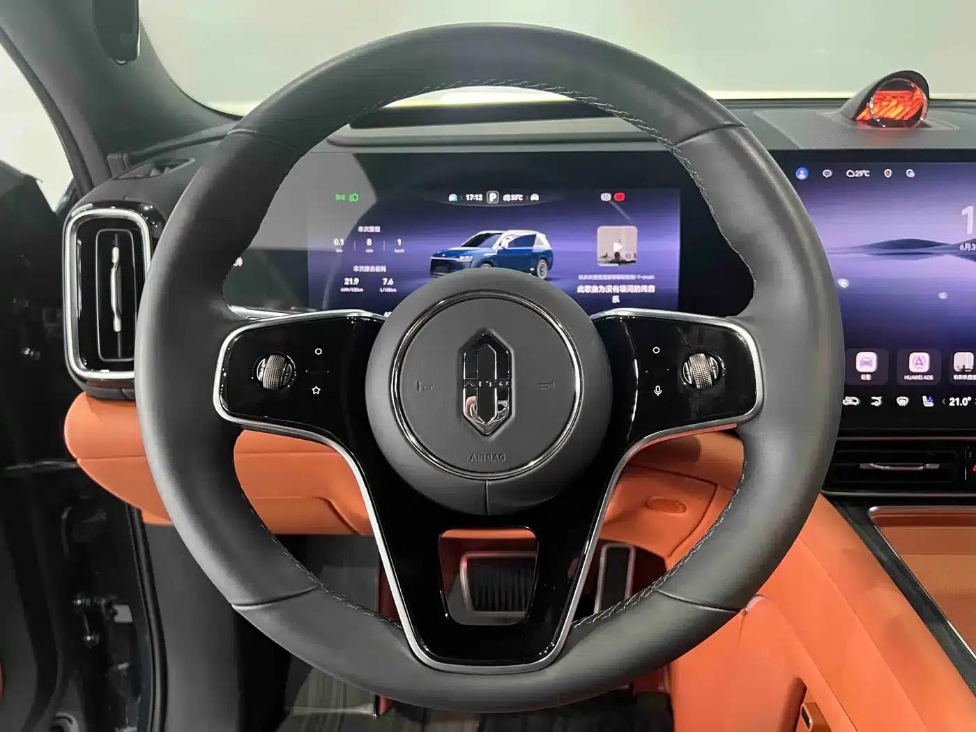 Wenjie M9 2024 Range Extended Max Edition 52kWh 6-Seater — миниатюра 15