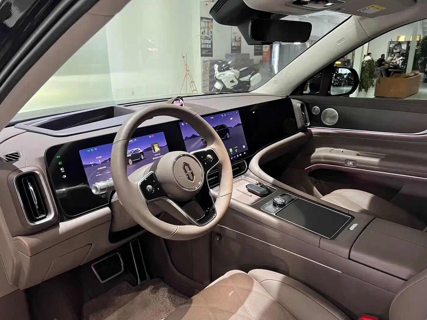 Wenjie M9 2025 Extended Range Max Edition (52kWh, 6-seater, 192-line LiDAR) — миниатюра 16