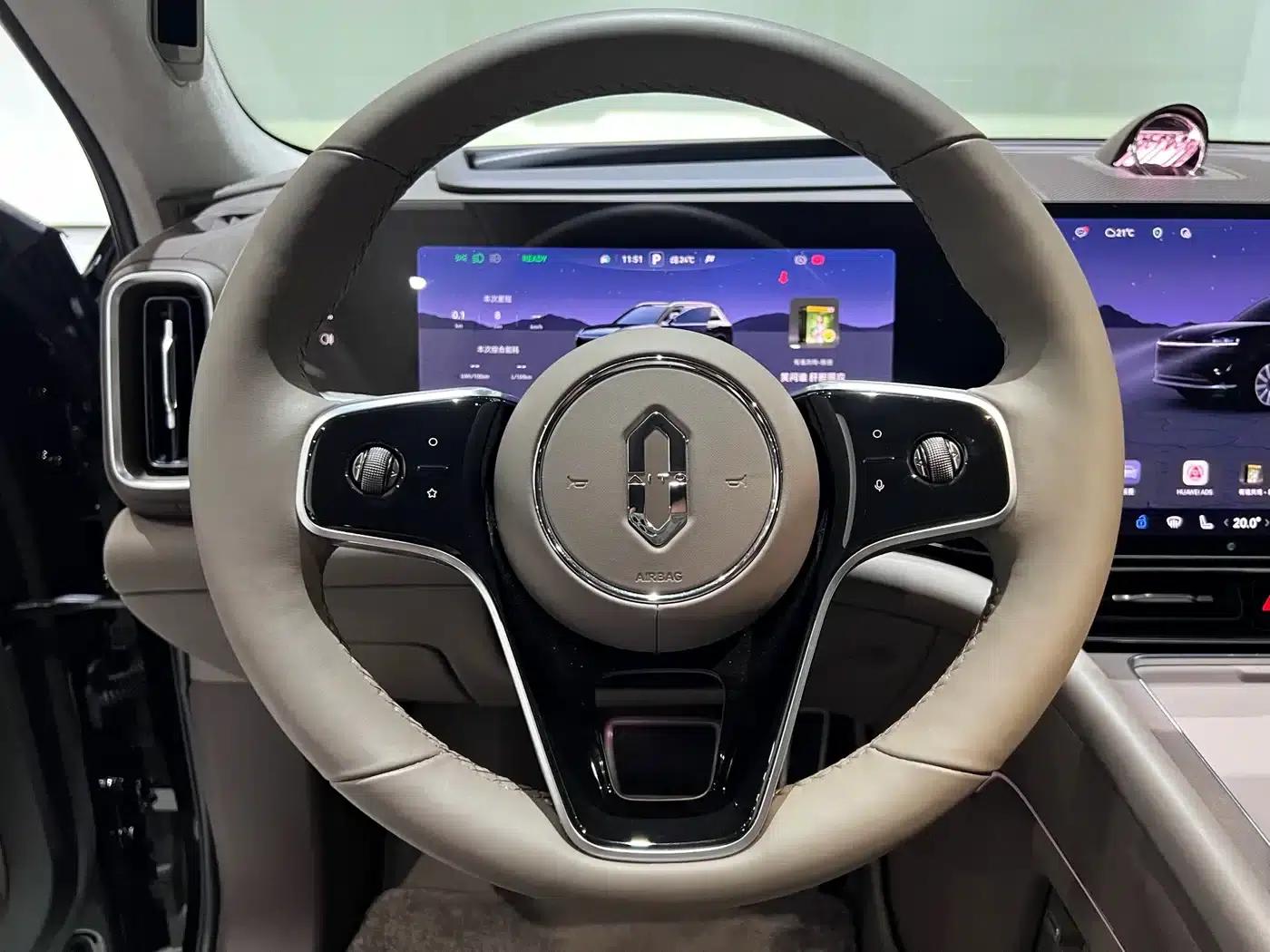 Wenjie M9 2025 Extended Range Max Edition (52kWh, 6-seater, 192-line LiDAR) — миниатюра 18