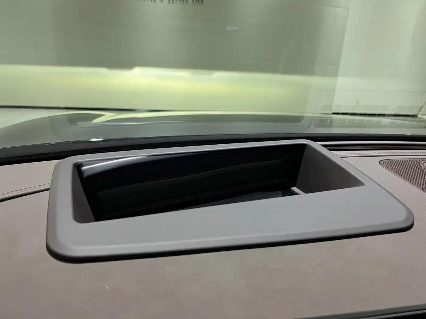Wenjie M9 2025 Extended Range Max Edition (52kWh, 6-seater, 192-line LiDAR) — миниатюра 20