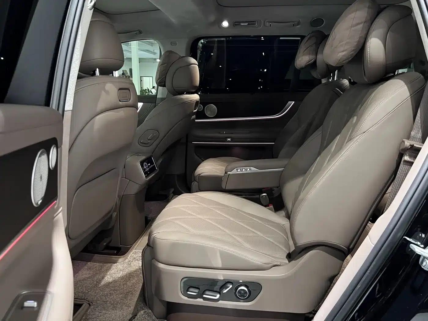 Wenjie M9 2025 Extended Range Max Edition (52kWh, 6-seater, 192-line LiDAR) — миниатюра 24