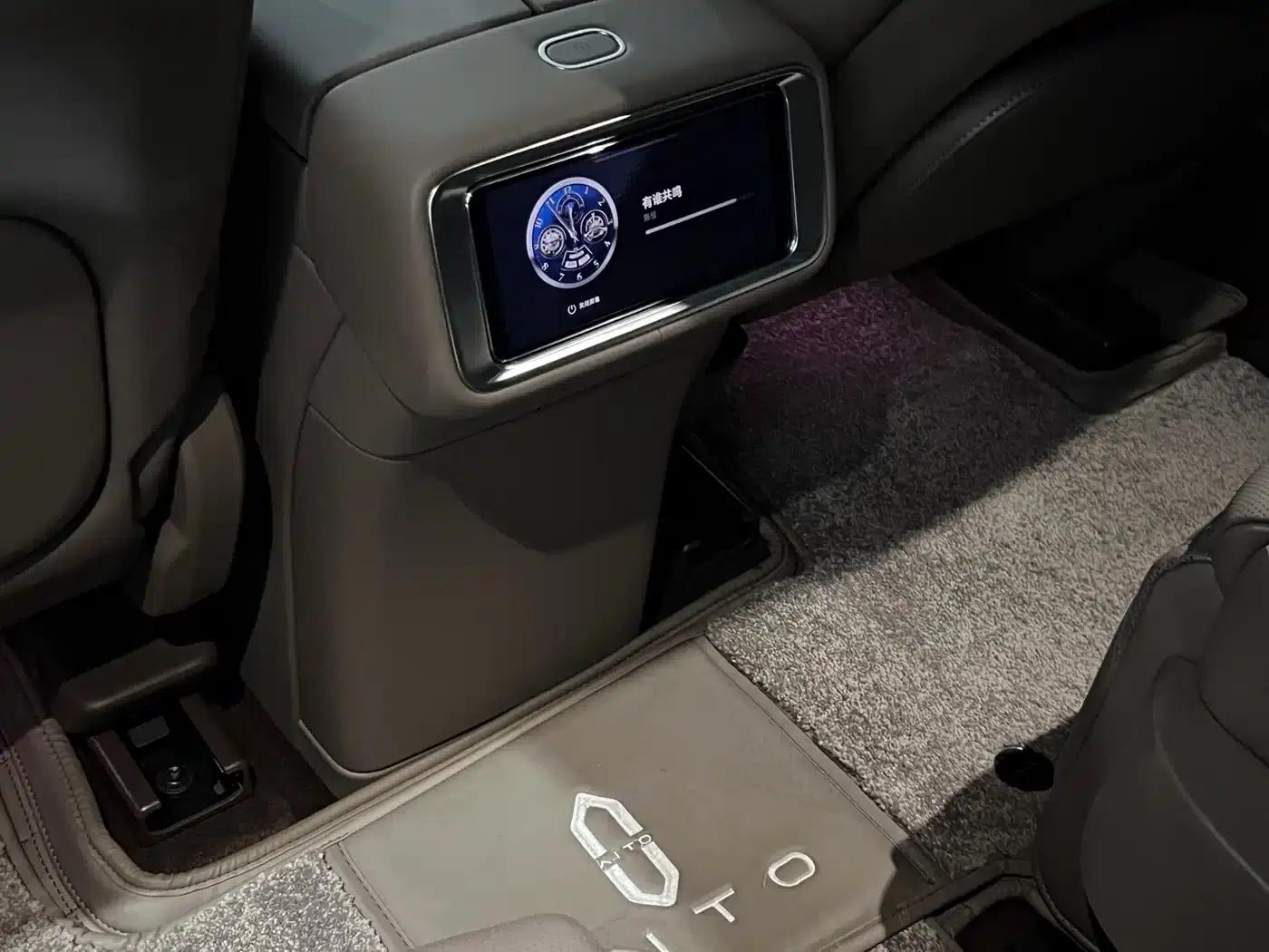 Wenjie M9 2025 Extended Range Max Edition (52kWh, 6-seater, 192-line LiDAR) — миниатюра 26