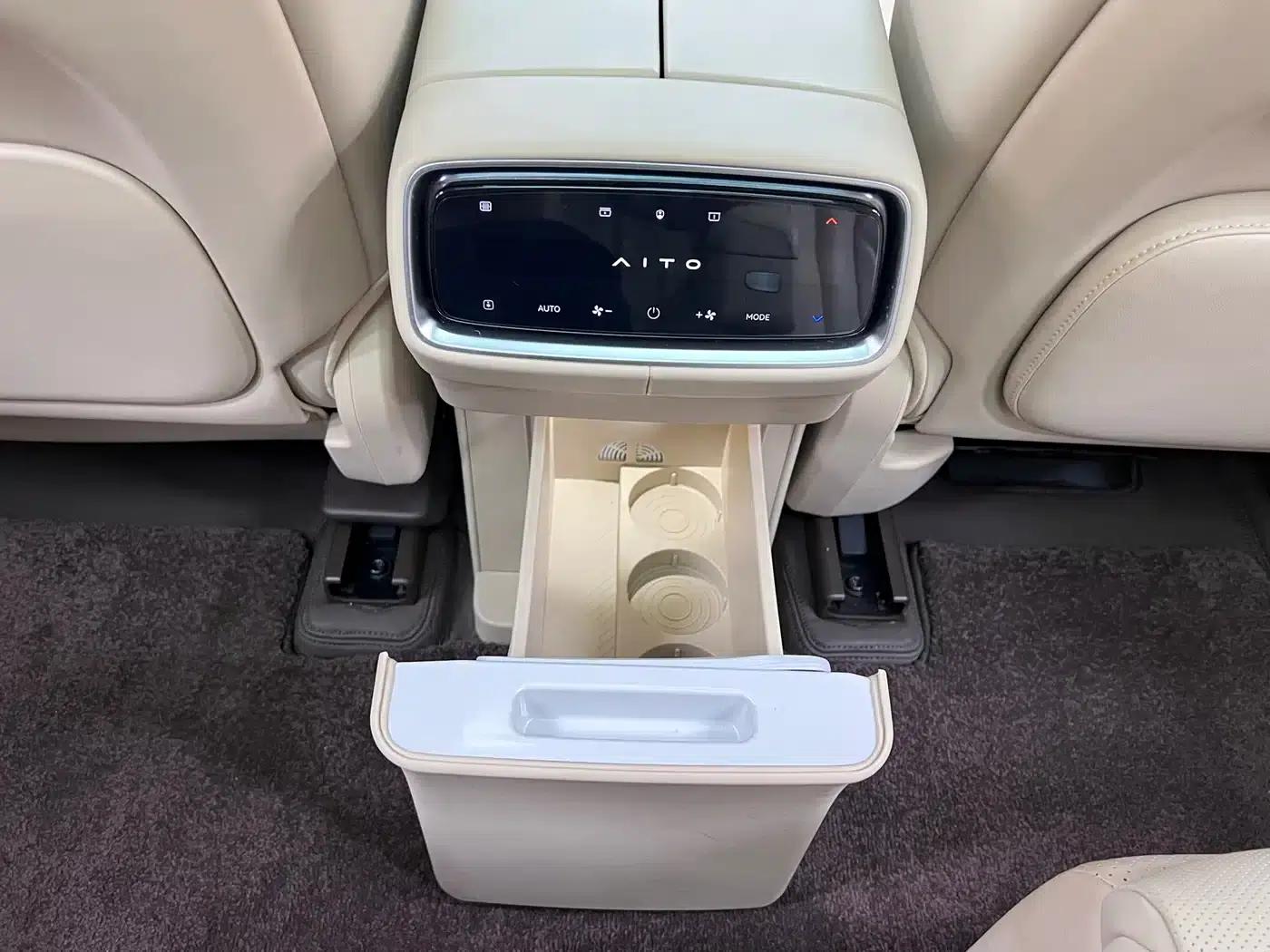 Wenjie M9 2024 Range Extended Ultra Edition 52kWh 6-Seater — миниатюра 21