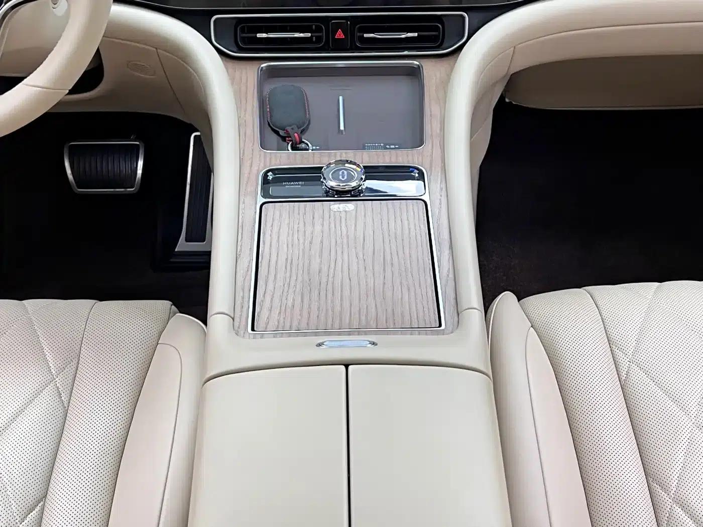 Wenjie M9 2024 Range Extended Ultra Edition 52kWh 6-Seater — миниатюра 26
