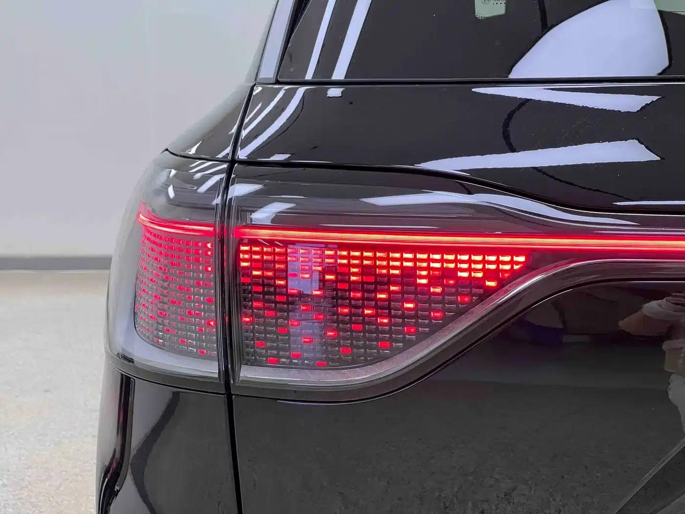 Wenjie M9 2025 Ultra Extended Range Edition (52kWh, 6-seater, 192-line LiDAR) — миниатюра 11