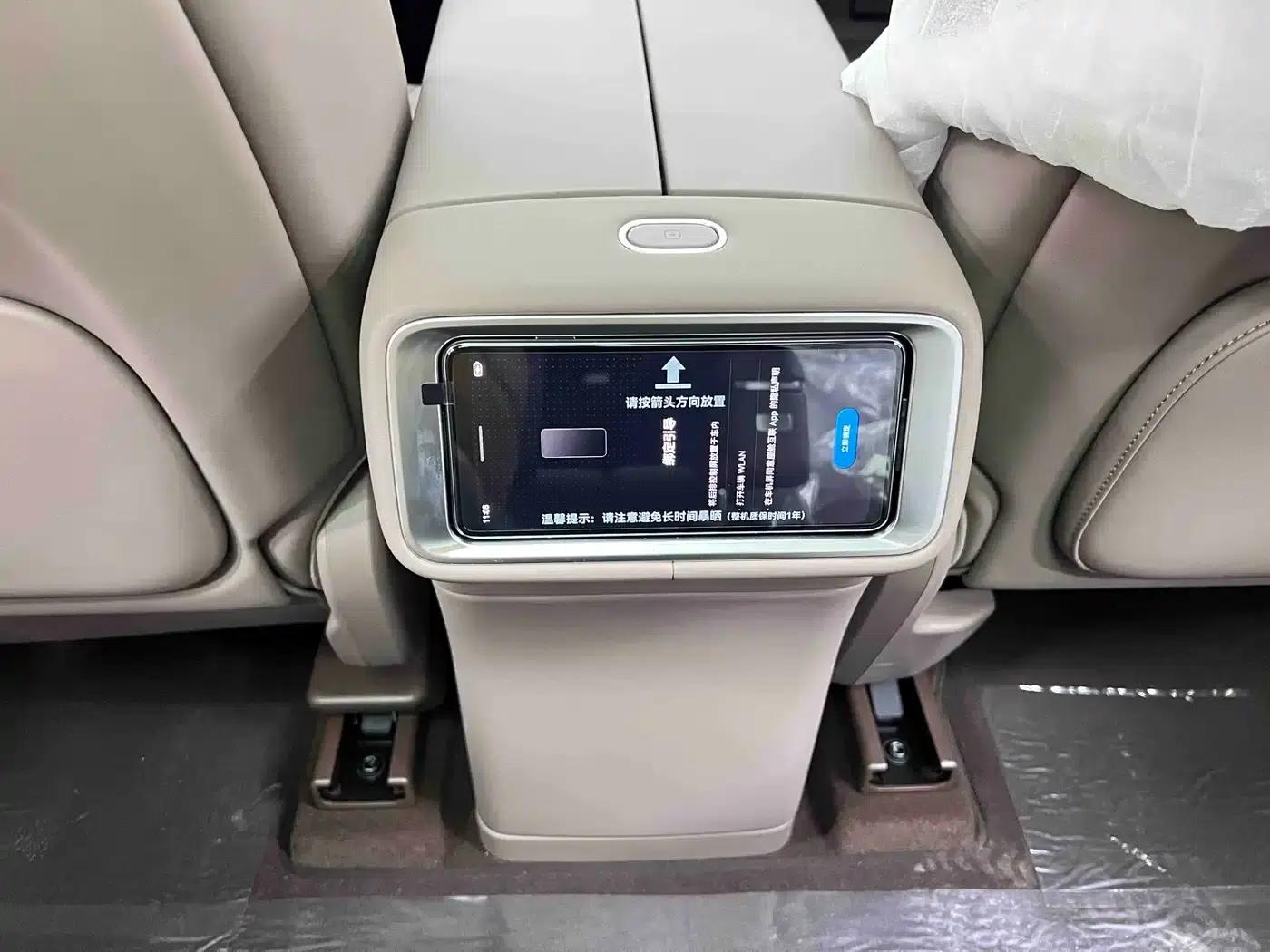 Wenjie M9 2025 Ultra Extended Range Edition (52kWh, 6-seater, 192-line LiDAR) — миниатюра 22