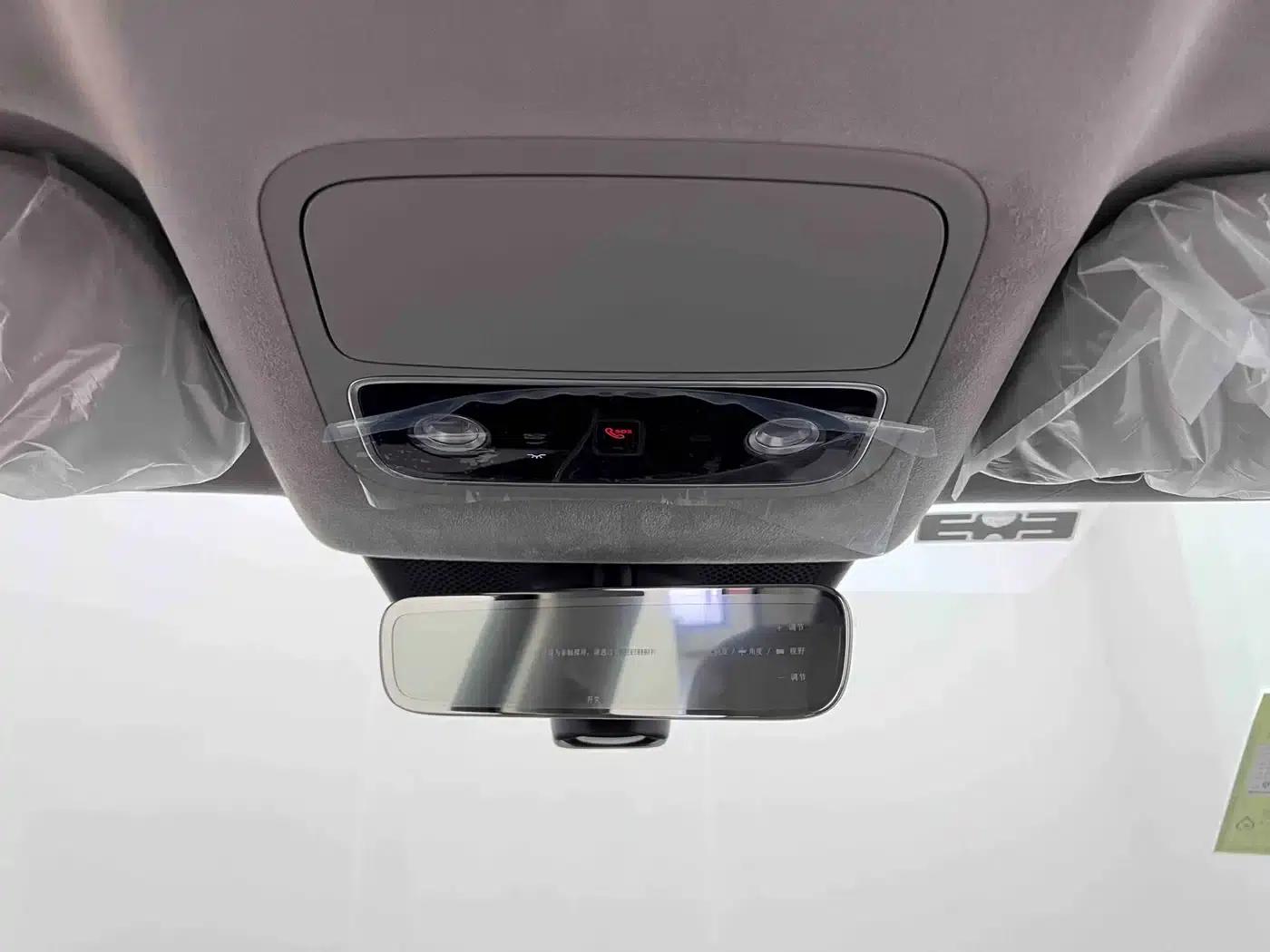 Wenjie M9 2025 Ultra Extended Range Edition (52kWh, 6-seater, 192-line LiDAR) — миниатюра 28