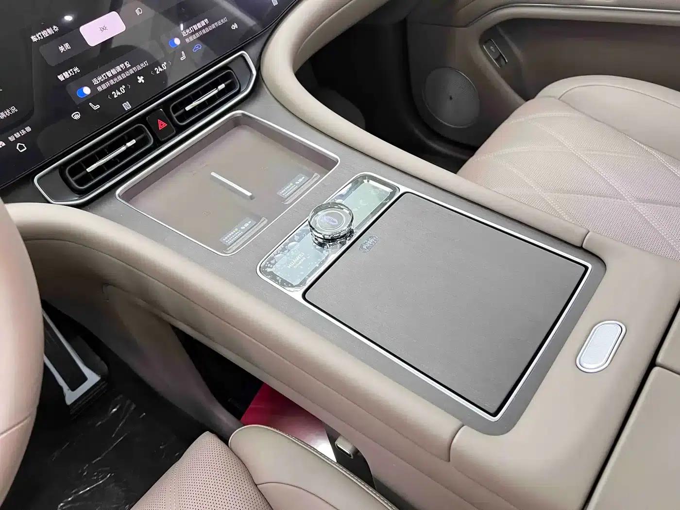 Wenjie M9 2025 Ultra Extended Range Edition (52kWh, 6-seater, 192-line LiDAR) — миниатюра 29