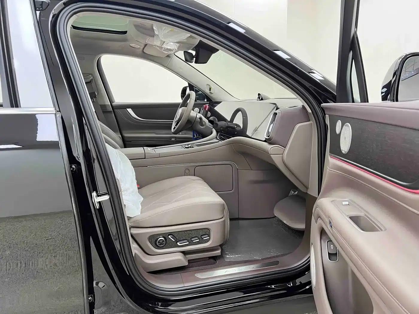 Wenjie M9 2025 Ultra Extended Range Edition (52kWh, 6-seater, 192-line LiDAR) — миниатюра 34
