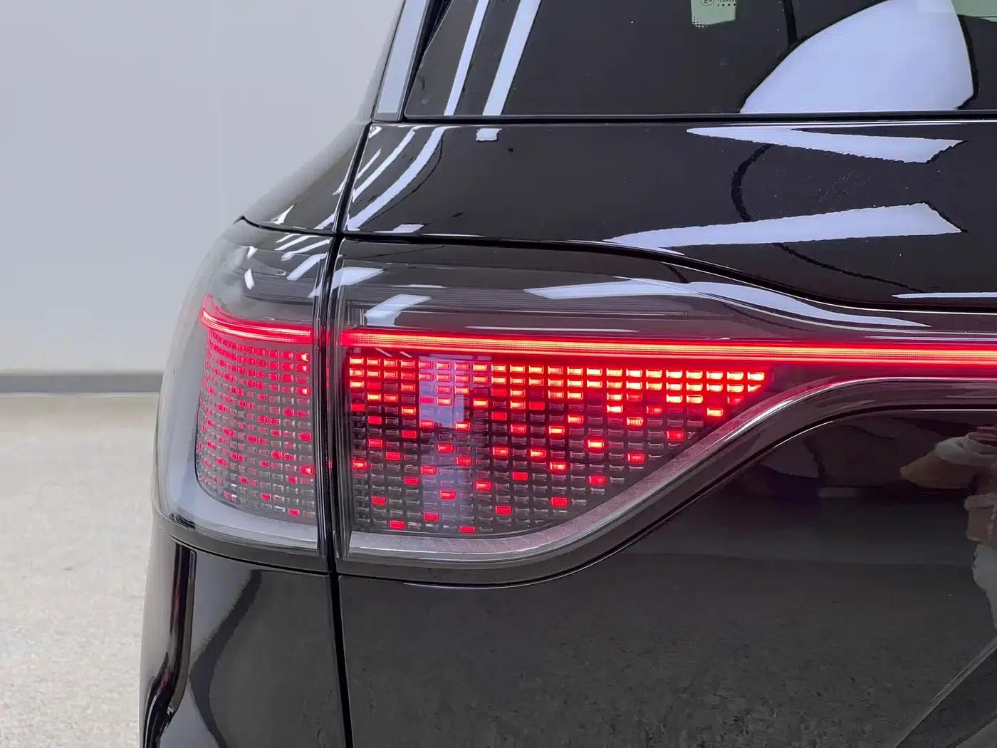 Wenjie M9 2025 Ultra Extended Range Edition (52kWh, 6-seater, 192-line LiDAR) — миниатюра 11