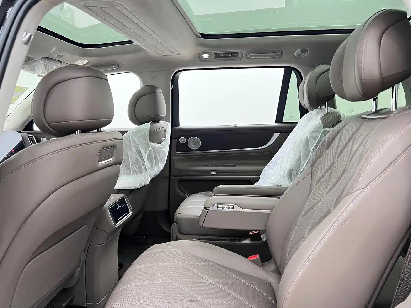 Wenjie M9 2025 Ultra Extended Range Edition (52kWh, 6-seater, 192-line LiDAR) — миниатюра 19