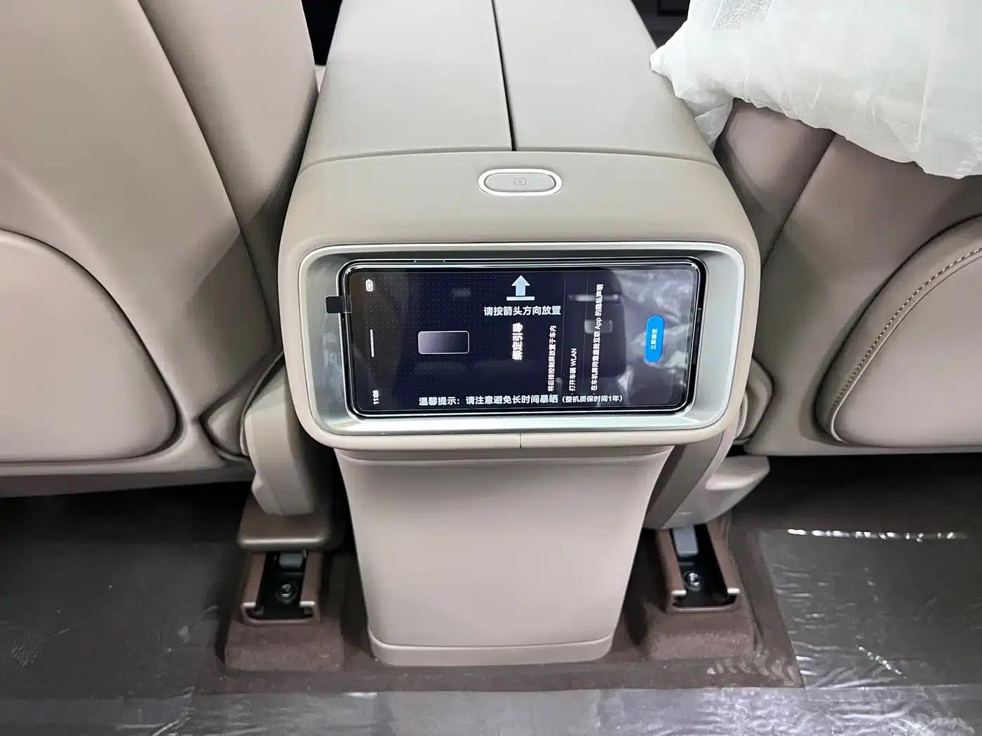 Wenjie M9 2025 Ultra Extended Range Edition (52kWh, 6-seater, 192-line LiDAR) — миниатюра 22