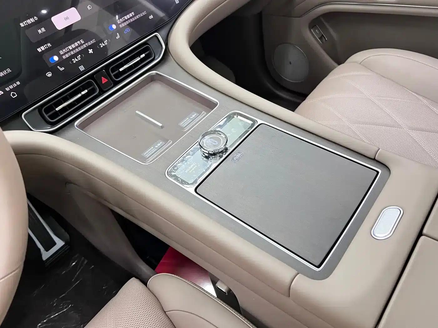 Wenjie M9 2025 Ultra Extended Range Edition (52kWh, 6-seater, 192-line LiDAR) — миниатюра 29