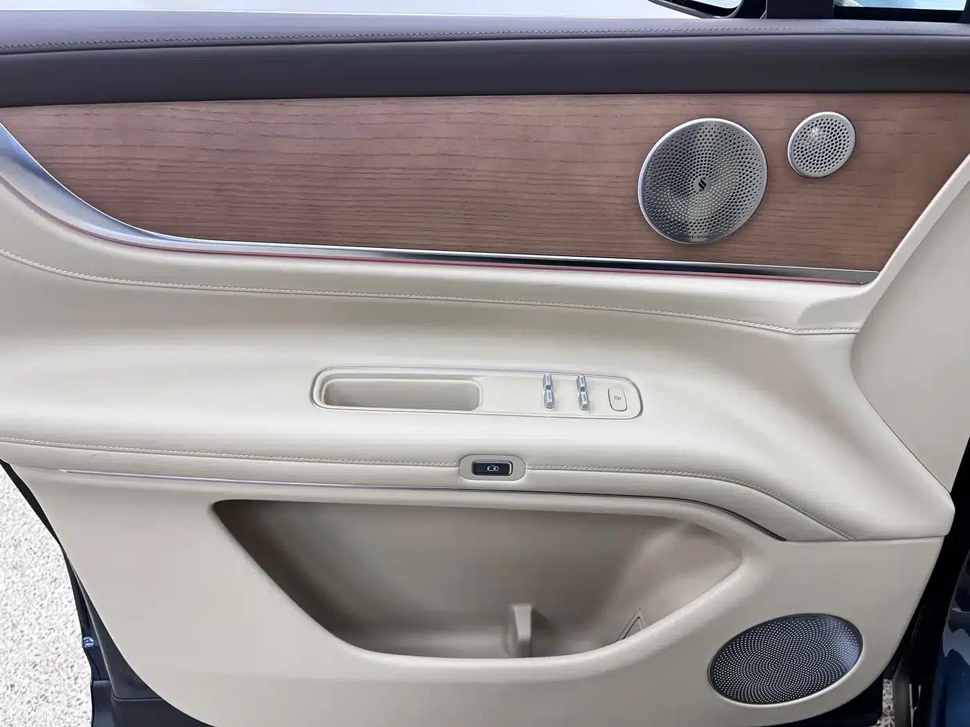 Wenjie M9 2024 Range Extended Ultra Edition 42kWh 6-Seater — миниатюра 12