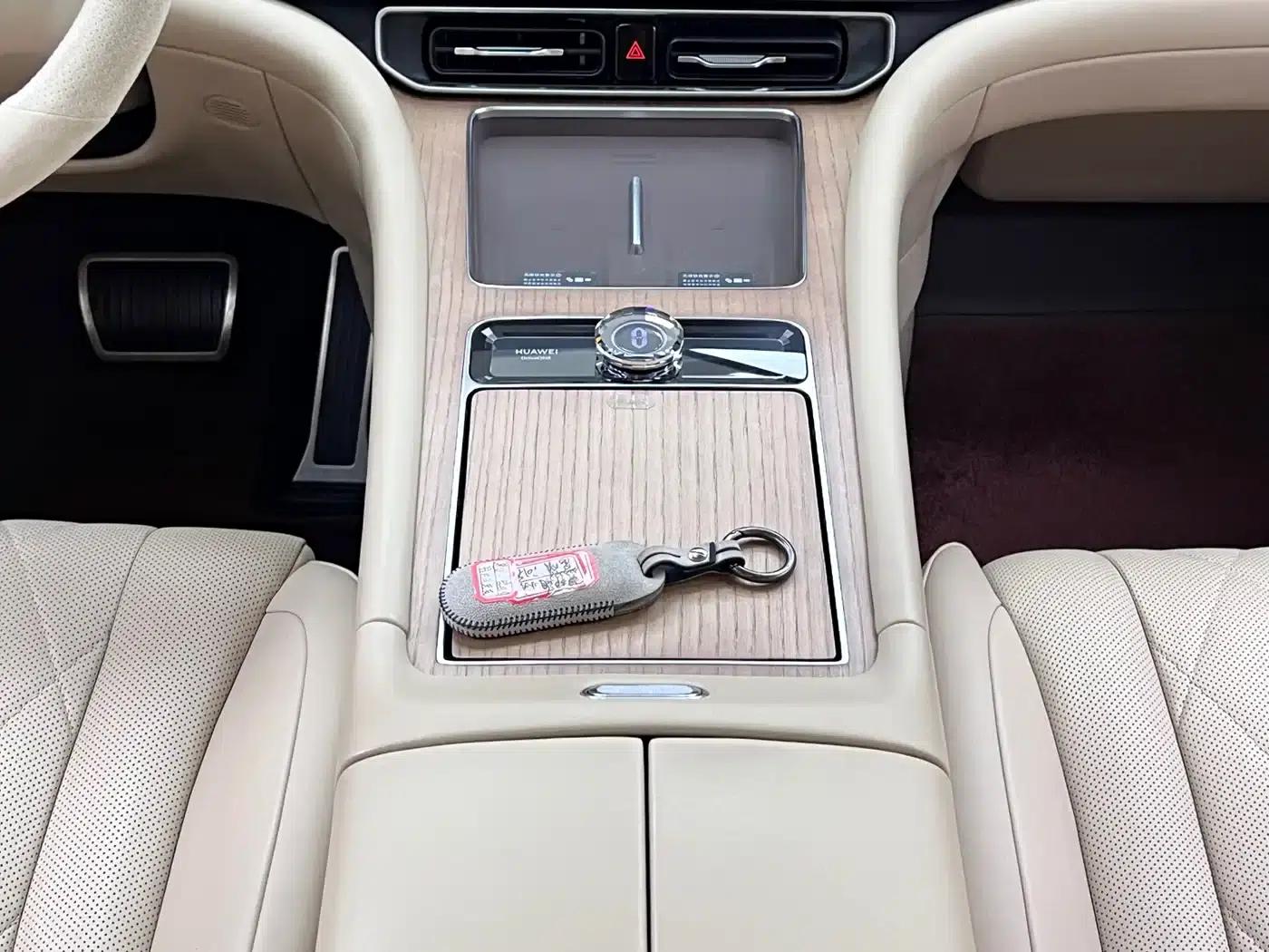 Wenjie M9 2024 Range Extended Ultra Edition 42kWh 6-Seater — миниатюра 27
