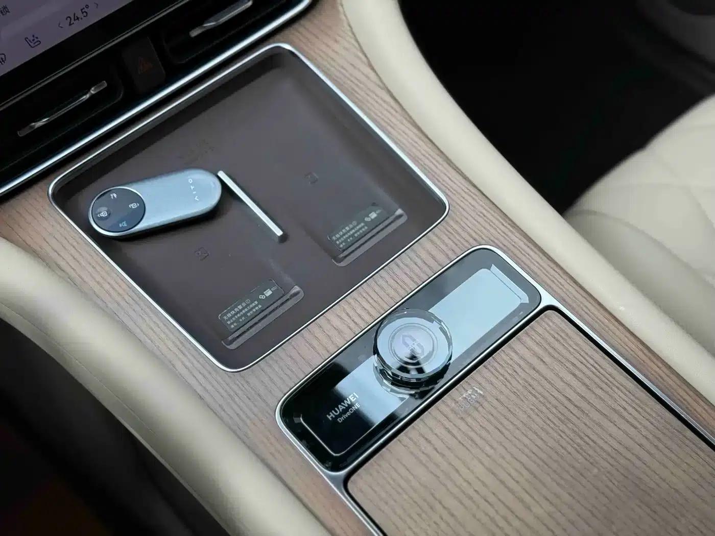 Wenjie M9 2024 Range Extended Ultra Edition 52kWh 6-Seater — миниатюра 17