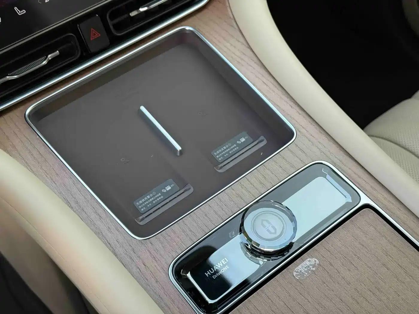 Wenjie M9 2024 Range Extended Max Edition 52kWh 6-Seater — миниатюра 17