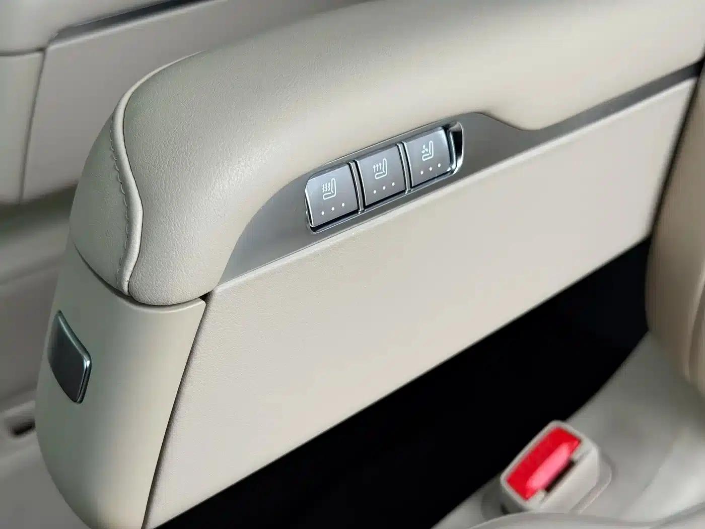 Wenjie M9 2024 Range Extended Max Edition 42kWh 6-Seater — миниатюра 13