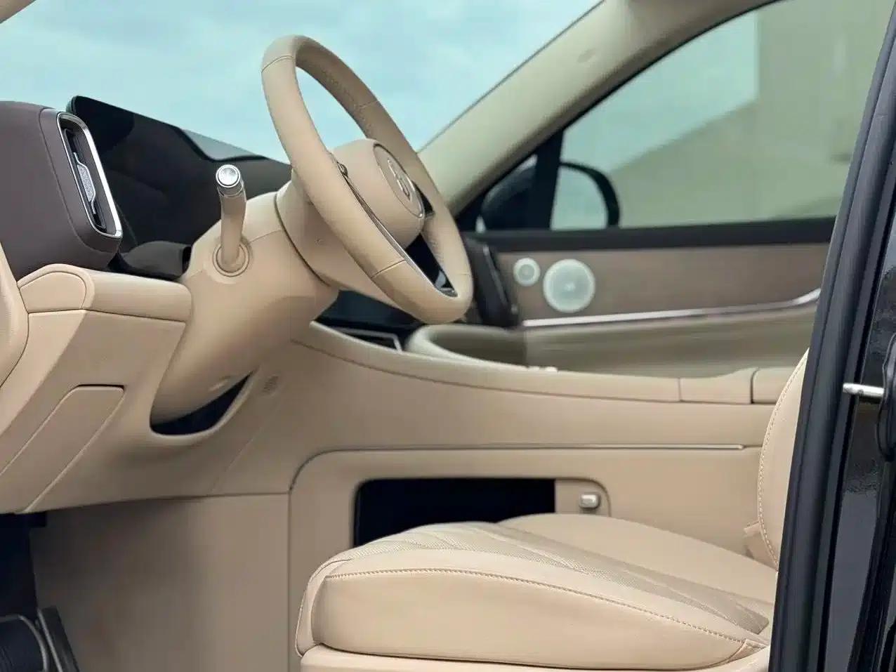 Wenjie M9 2024 Range Extended Max Edition 42kWh 6-Seater — миниатюра 6