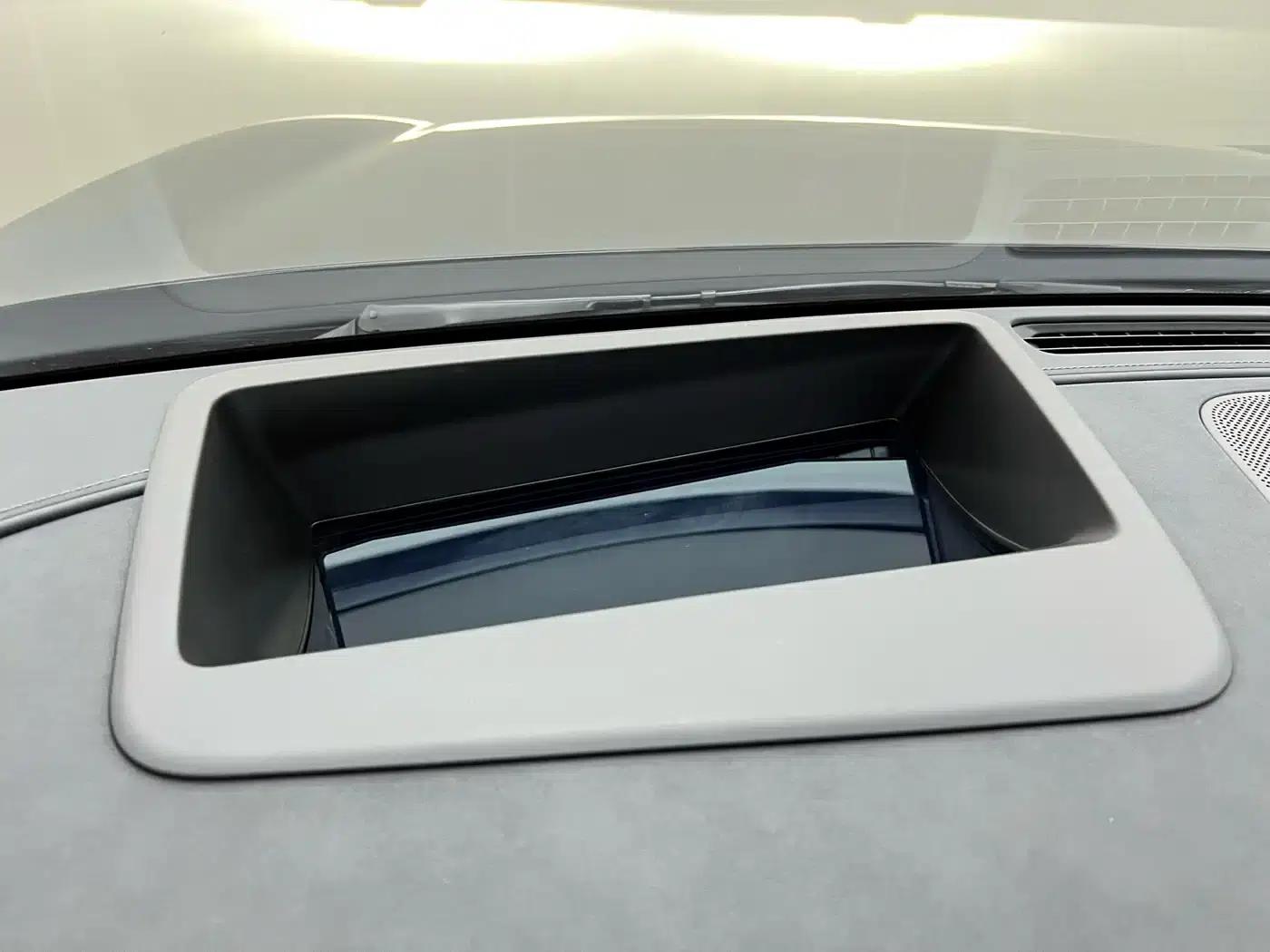 Wenjie M9 2024 Range Extended Ultra Edition 42kWh 6-Seater — миниатюра 32