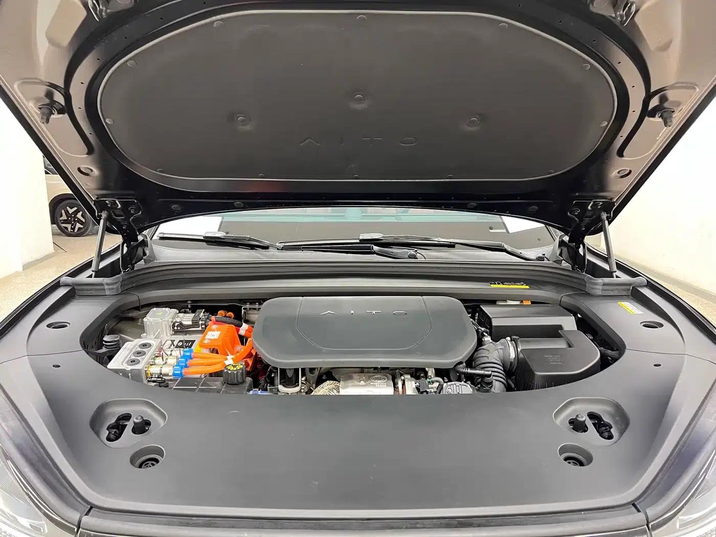 Wenjie M9 2024 Range Extended Ultra Edition 42kWh 6-Seater — миниатюра 34