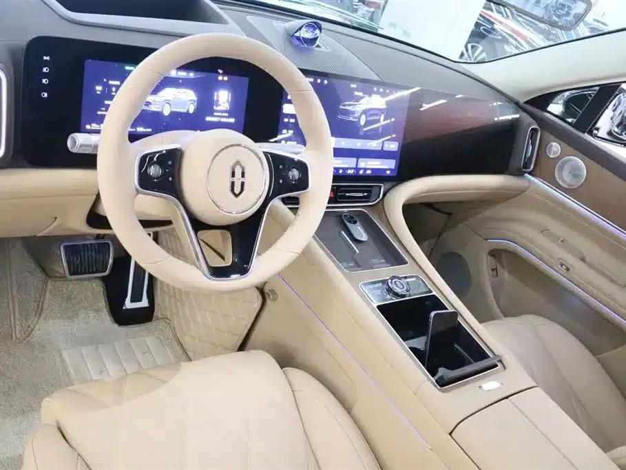Wenjie M9 2025 Extended Range Ultra Edition 52kWh 5-Seat Version (896-line LiDAR) — миниатюра 21