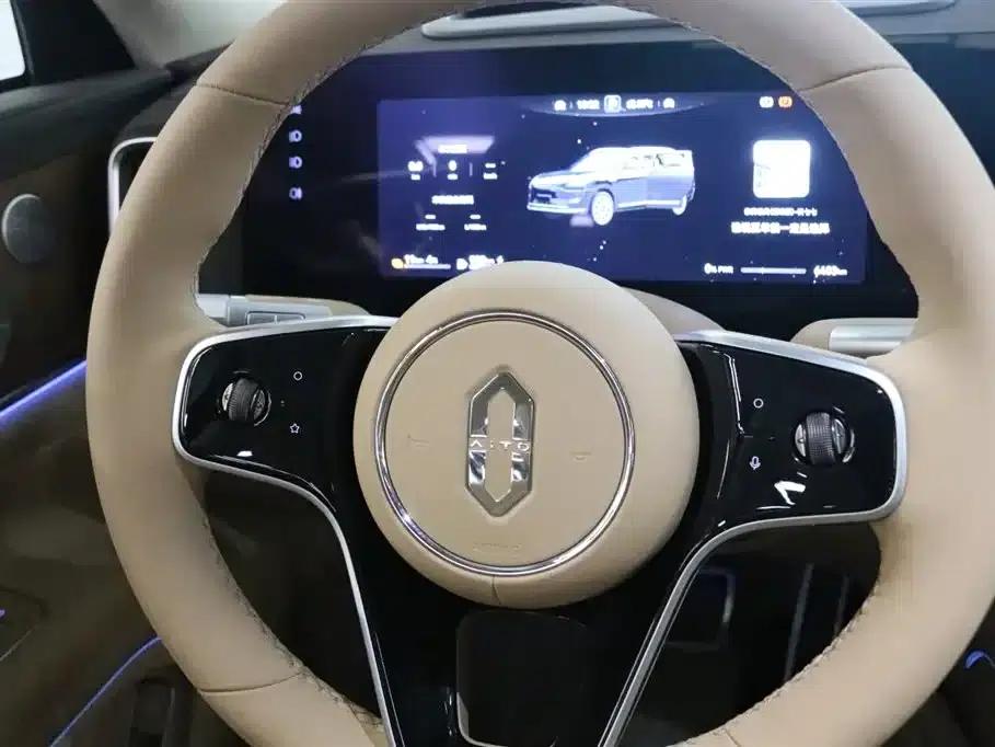 Wenjie M9 2025 Extended Range Ultra Edition 52kWh 5-Seat Version (896-line LiDAR) — миниатюра 6