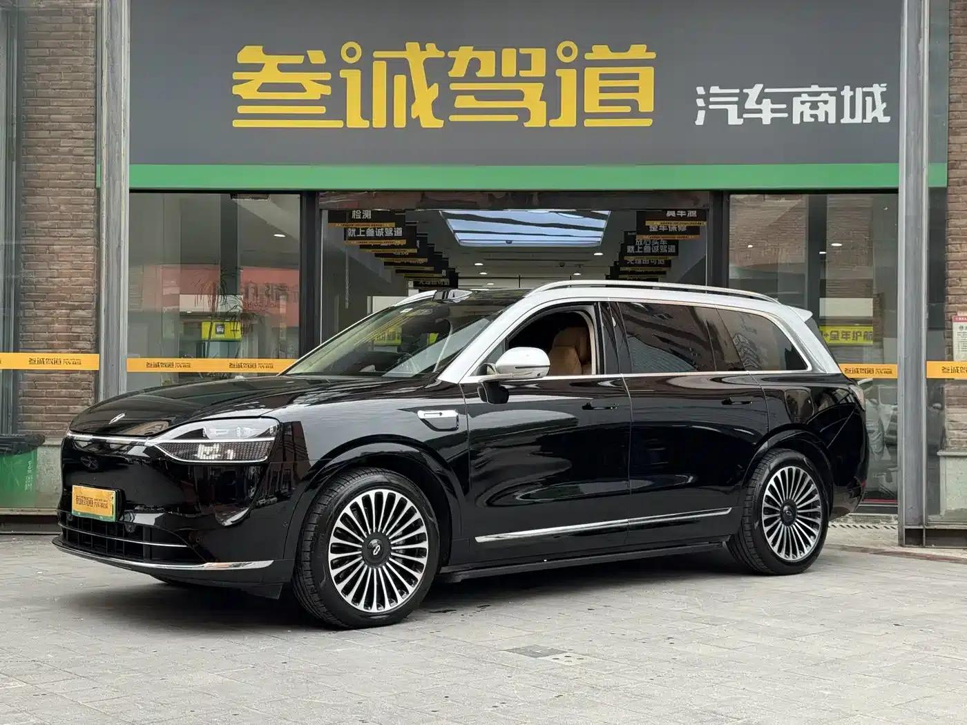 Wenjie M9 2025 Ultra Extended Range Edition (52kWh, 6-seater, 192-line LiDAR) — миниатюра 1