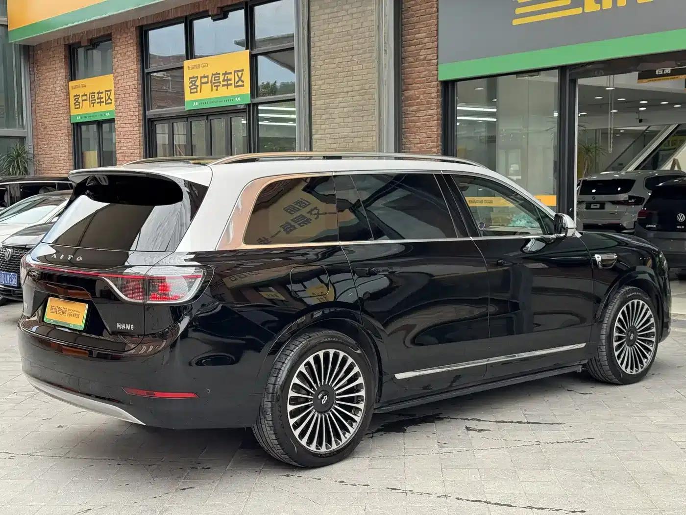 Wenjie M9 2025 Ultra Extended Range Edition (52kWh, 6-seater, 192-line LiDAR) — миниатюра 6