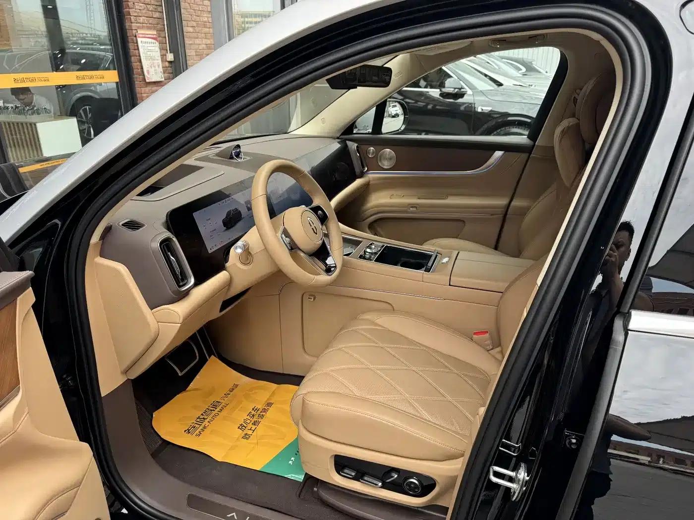 Wenjie M9 2025 Ultra Extended Range Edition (52kWh, 6-seater, 192-line LiDAR) — миниатюра 8