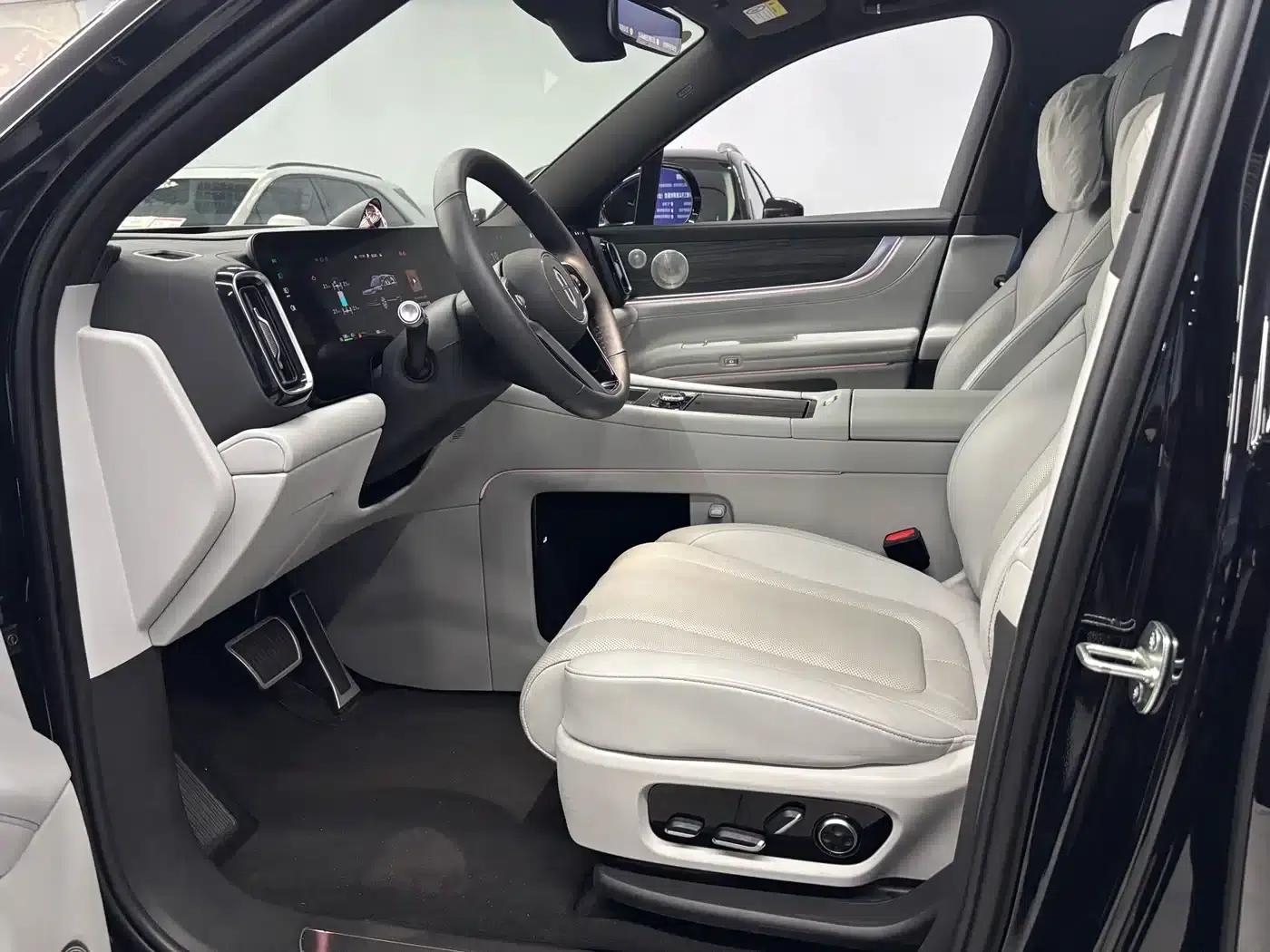 Wenjie M9 2025 Extended Range Max Edition 52kWh 5-Seat Version (192-line LiDAR) — миниатюра 8